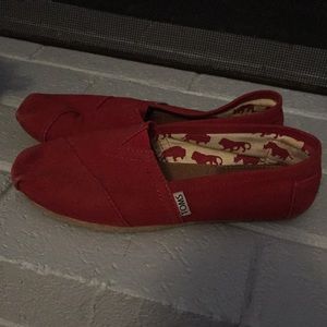 Red Canvas TOMS